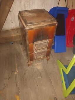 Stará kachlová kamna