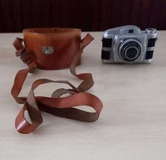 Foťák, náramkové hodinky, pouzdro na cigarety