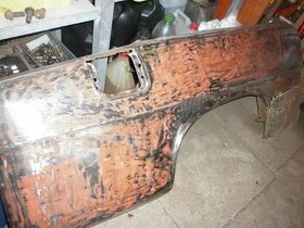 Zadní blatníky Octavia Felicie na renovaci