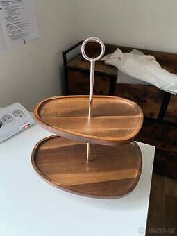 Dvoupatrový stojánek