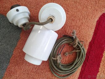 Stará porcelánová stahovačka