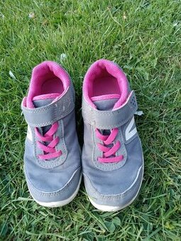 Dětské sportovní boty 29