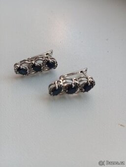 náušnice se safíry ve stříbře (Ag) (nové)