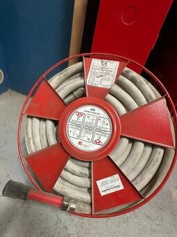 Nástěnný hydrant D25 – naviják s hadicí (bez skříně)