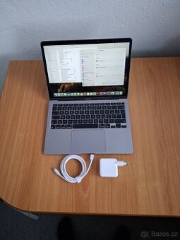 Macbook Air 13" M1 chip 8 GB RAM | 256 SSD