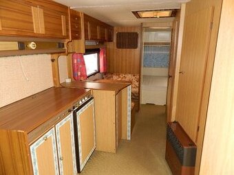 CHATA NA KOLECH - dvouosý karavan Tabbert...