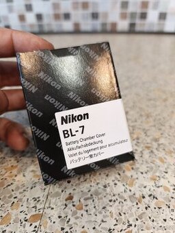 Krytka prostoru pro baterii BL-7 Nikon Z 9