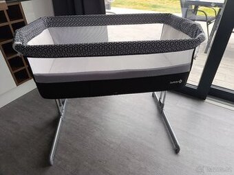 Dětská postýlka k posteli