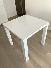 Bílý jídelní stůl - 1