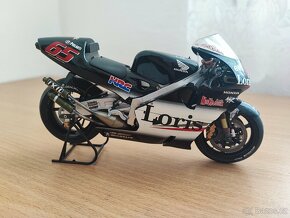 Modely motorek 1/12