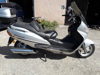 Suzuki Burgman 400