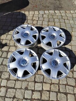 Prodám orig.alu 16 VW 5x100 ET 42 Golf 4 bora