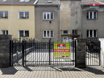 Pronájem parkovacího stání, 26m², Plzeň, ul. Jablonského - 1