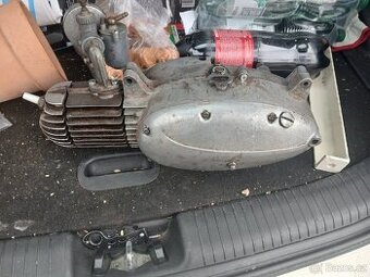Motor Jawa pionyr 555 - 1