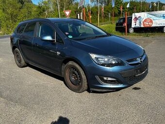Opel Astra sports tourer 1.4i 103kw, r.2012, serviska, STK