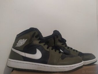 Air Jordan 1 Mid "Black White Olive