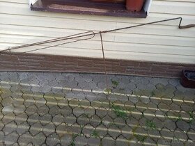 Grilovací jehla na ohniště celková délka 2,3m
