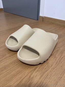 YEEZY SLIDES 'BONE' 2019 ORIGINAL US MENS SIZE 9
