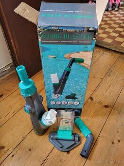 Ruční bazénový vysavač, zánovní stav