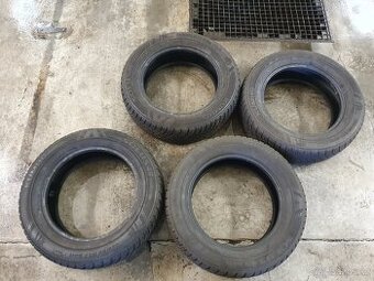 Zimní pneu (celoroční) KUMHO SUV 225/60/ R17 99H 4x7.5mm