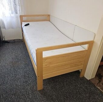 elektrická polohovací dřevěná postel s matrací