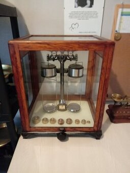 Staré laboratorní / analytické váhy Meopta