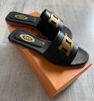 Dámské černé pantofle 37 Tod´s