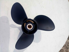 Propeller, lodní šroub.