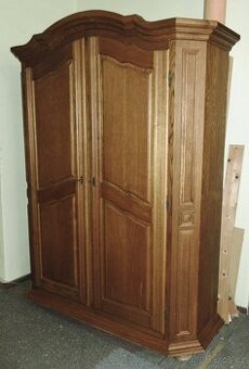 Rustikální šatní skříň z masivu ( Dub ) - Výborný stav