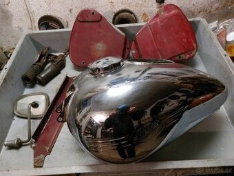 Perak nadrz, kastliky, kryt retezu, stupacky a zrcatko