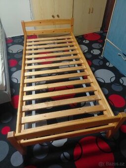 Dřevěná postel s roštem - jednolůžko - 1