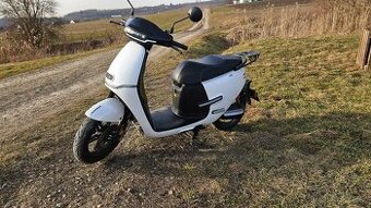ELEKTRICKÝ SKÚTR HORWIN EK3