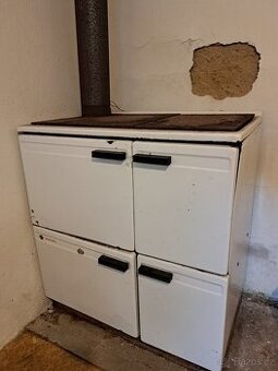 Sporák kuchyňský, kamna