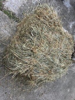 Malé balíky sena