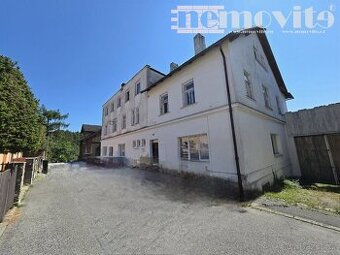 Exkluzivně nabízíme na prodej vícegenerační dům, 977 m2 - No