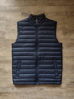 Tommy Hilfiger navy pánská péřová vesta - vel.S
