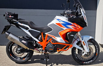 KTM Super Adventure 1290 R, výbava za 60 tis, 1200km, DPH