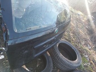 Páté dveře Octavia 1 kombi