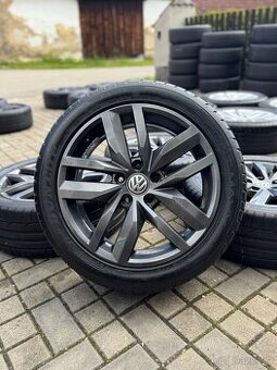 ORIGINÁL Alu Volkswagen Madrid R17, 5x112 - TOP STAV, LETNÍ