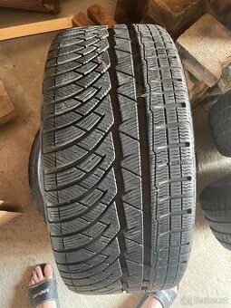 235/35 r20 zimní michelin