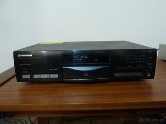 Nabízím CD přehrávač Pioneer PD S 603. Plně funkční. Jen co