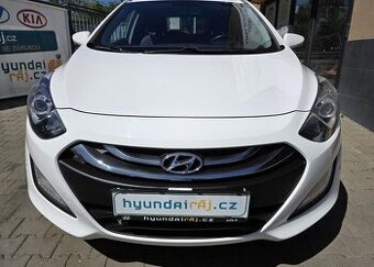 Hyundai i30 1.6-KAMERA-NÍZKÉ KM