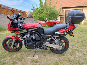 Yamaha FZS 600 Fazer, r.v. 2001