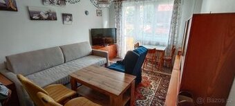 Prodám 2+1, garáž(vyšší vrata), zahrádku (ul.Husova).