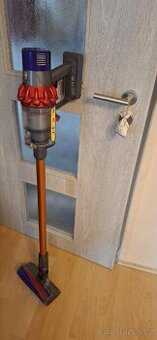 DYSON V10