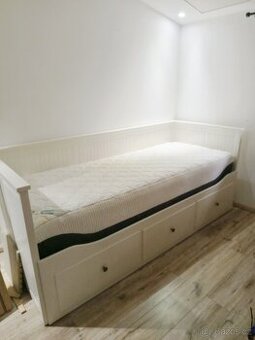Rozkládací postel Hemnes