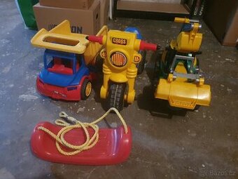 Sada dětských plastových vozítek + houpačka