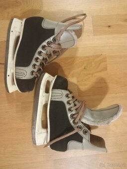 lední brusle chlapecké vel. 33