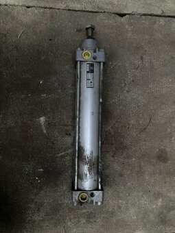 Prodám pneumatický válec