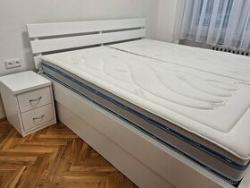 Nová bílá dubová postel, nosnost 700 kg, masiv 4 cm, odvoz